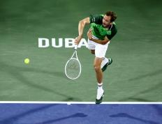 乐鱼官网-包含拉沃尔杯翻盘法网，梅德韦杰夫高光表现的词条