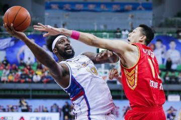 乐鱼app-深圳队轻取太阳，福克斯扛起全队