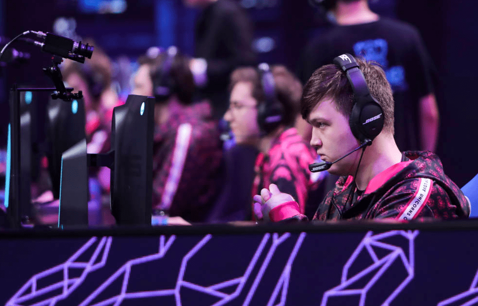 乐鱼体育网站入口-关于LGD爆冷DRX2，Crisp高光表现的信息