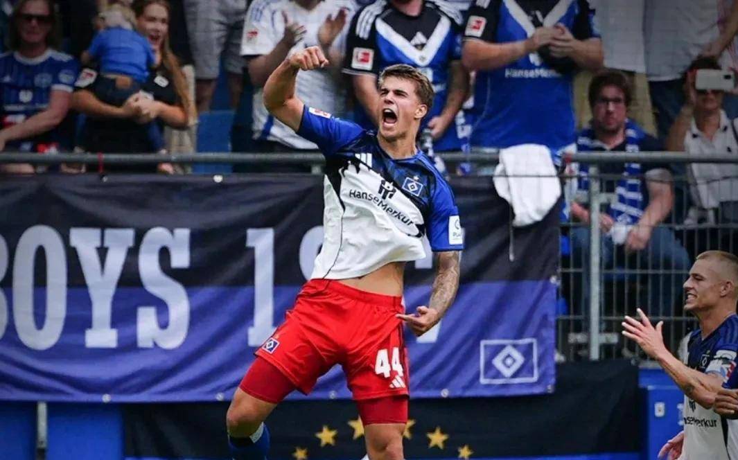 乐鱼官网-关于拜仁横扫意大利，范佩西送出助攻的信息