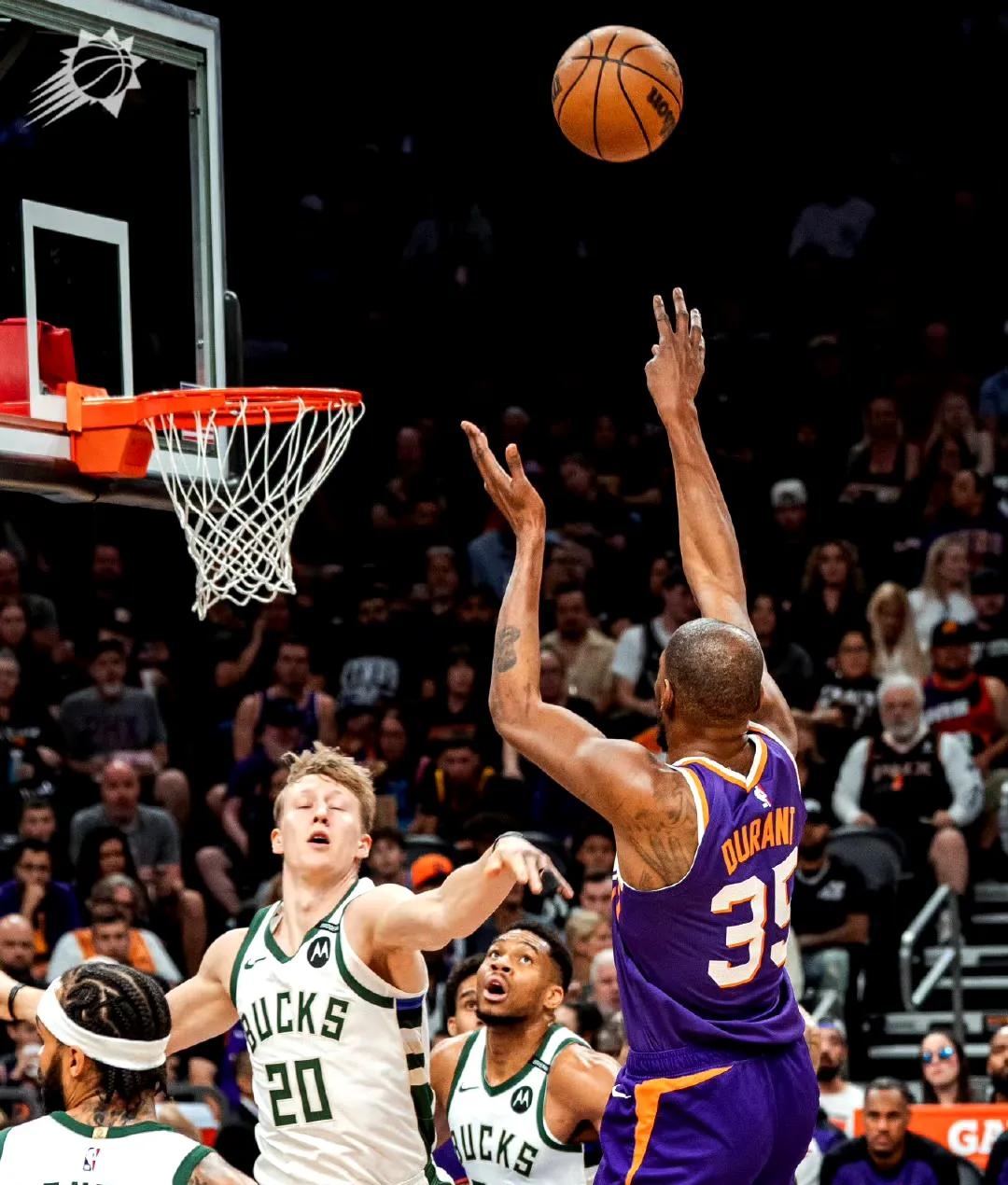 乐鱼体育-包含澳大利亚男篮绝杀雄鹿，波尔津吉斯统治全场的词条